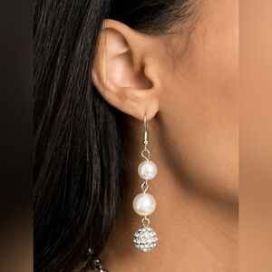 Paparazzi The LeCricia 2020 Zi Collection White Pearl Necklace